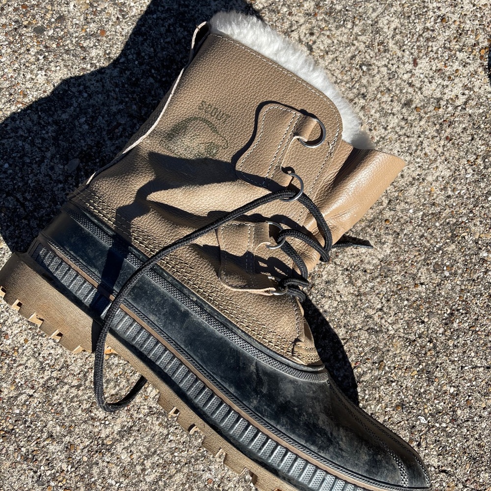 Waterproof boots - Picture 3 of 3